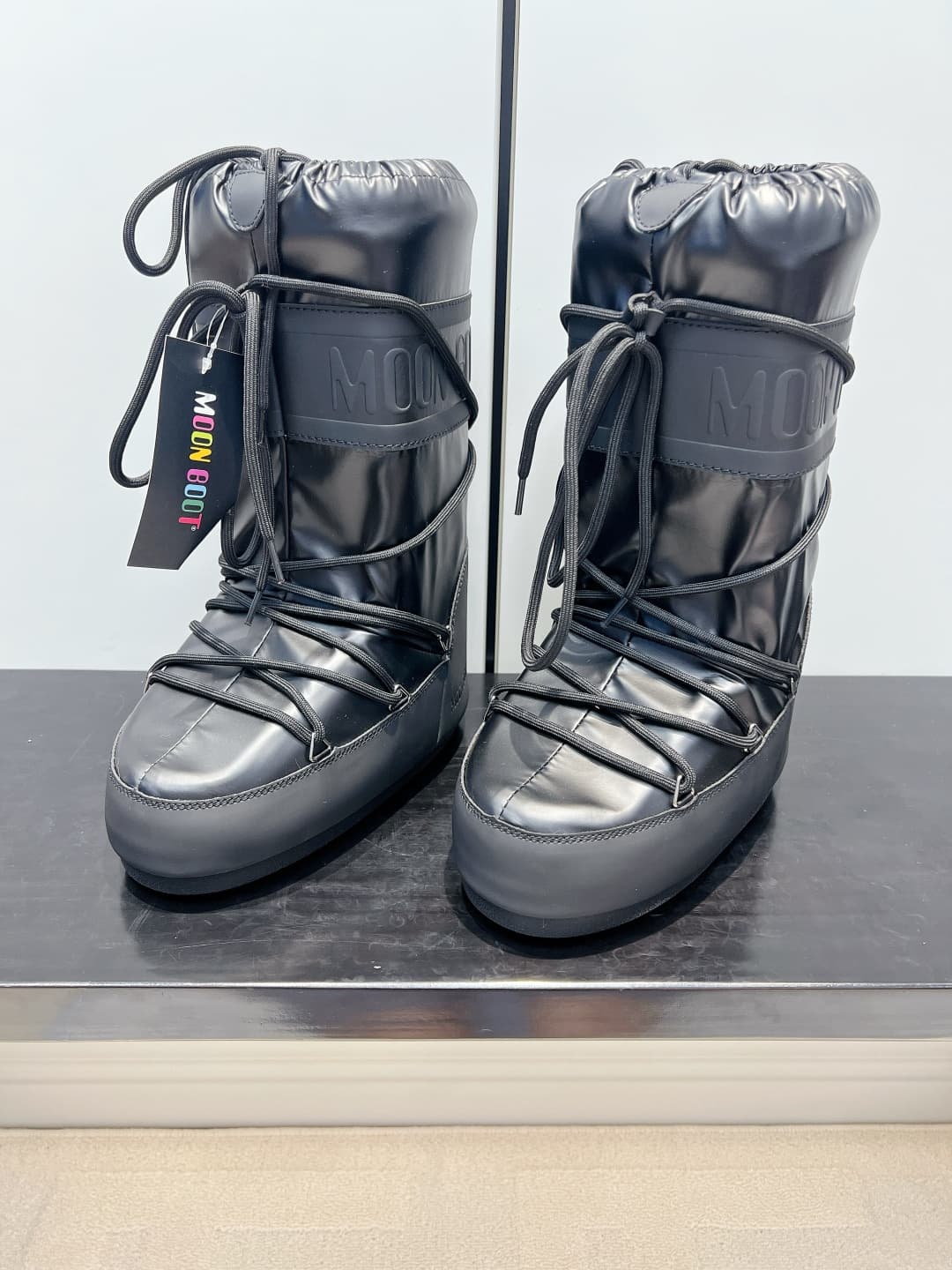 D8771 Moon Boot – Glossy Black Snow Boots 26ss — image 3