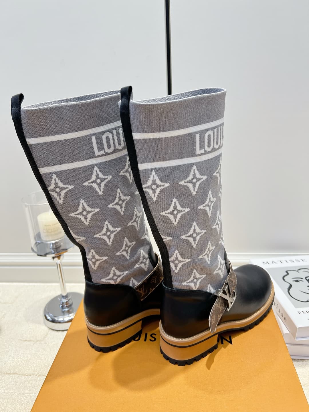 D9089 LV Grey Knit Lacing High Boots 26ss — image 5
