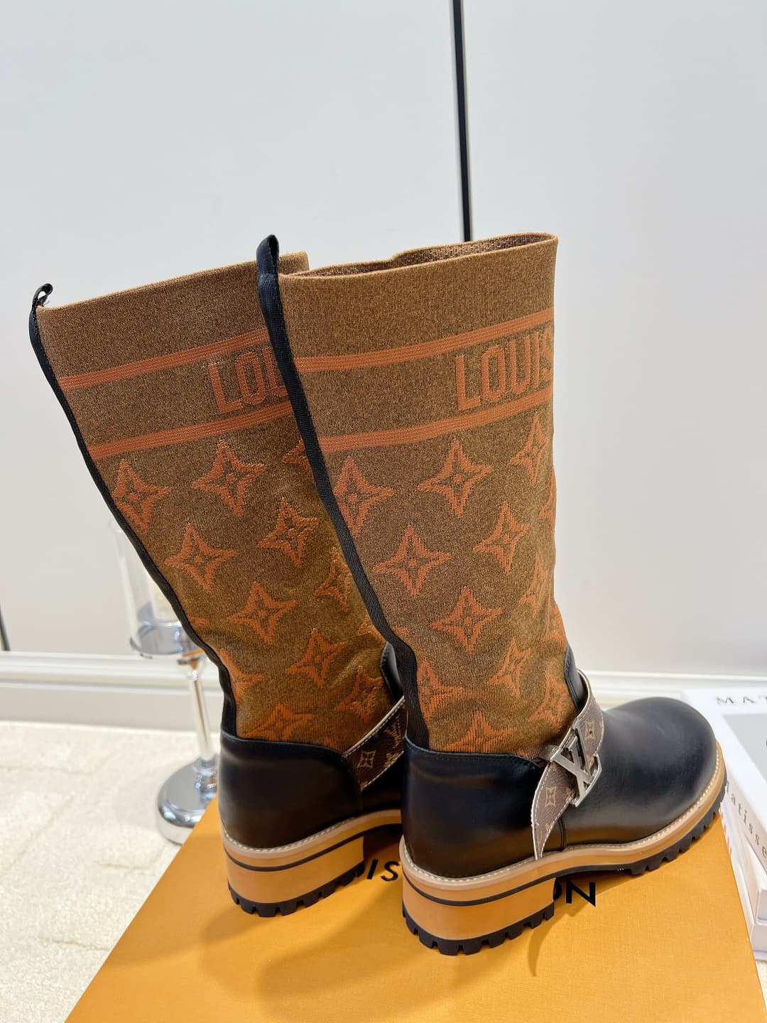 D9088 LV Brown thread knitted lacing high-top boots 26ss — image 5