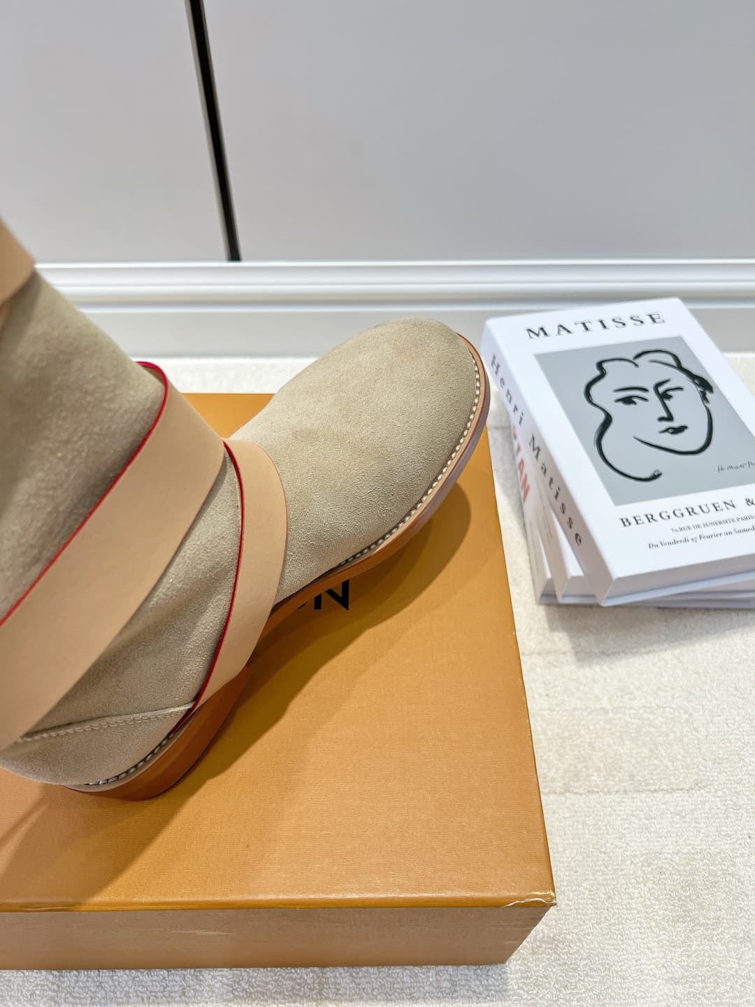 D9084 LV Sand-colored suede belt high boots 26ss — image 8