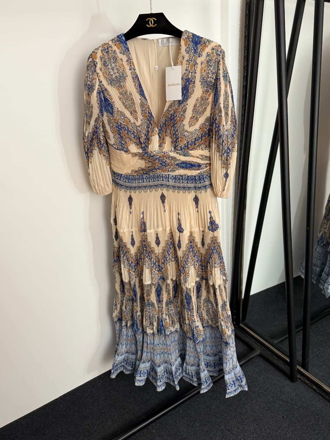 C18224 Style No. 20254025 Zimmermann Vintage/retro pattern print, three-dimensional pleated V-neck mid-rise short-sleeve dress. Long dress, black, apricot color, S-XL sizes. [Size M: bust 84, waist 70, sleeve length 42, full length 124] — image 5