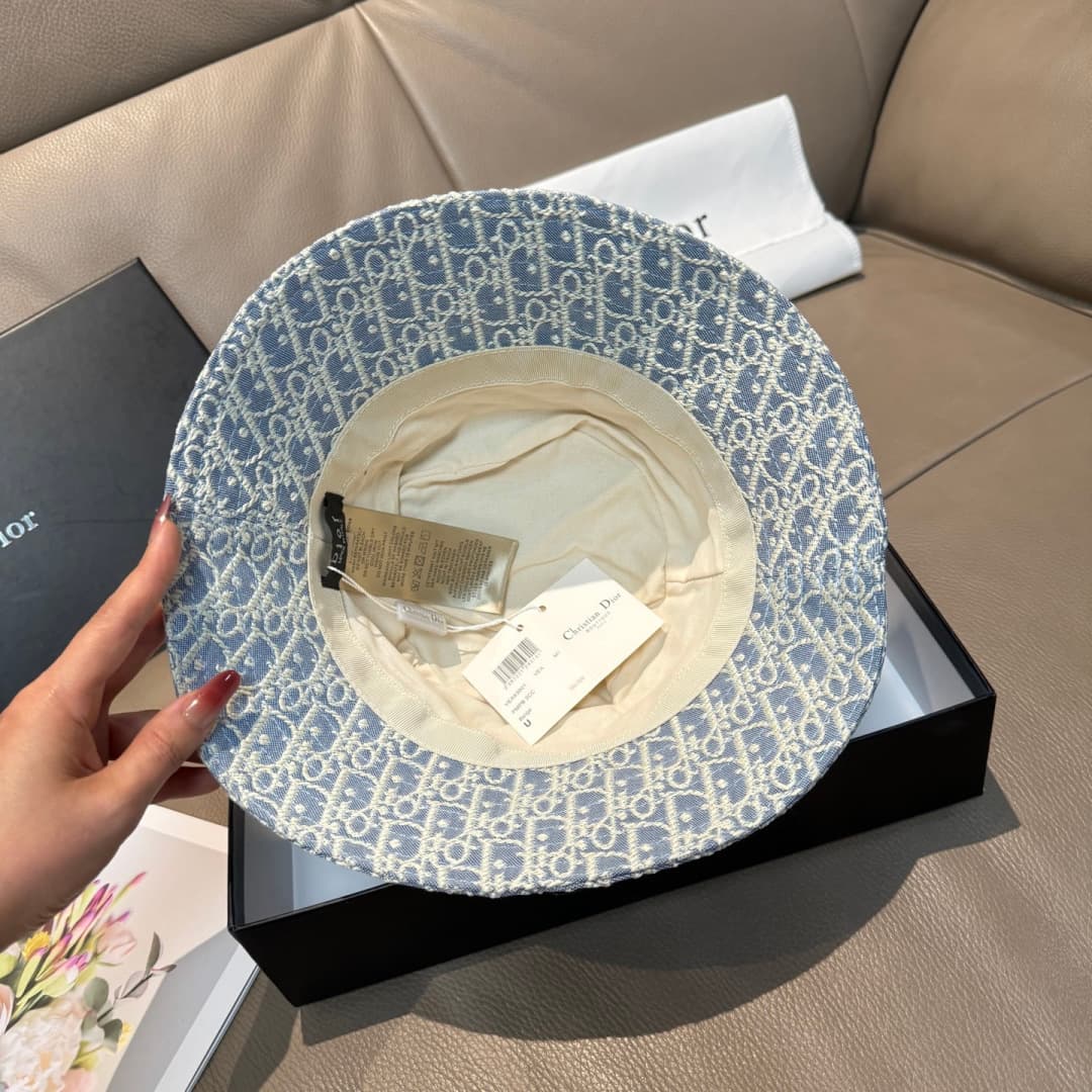 C29874 Packaged in a cloth bag. Dior new model fisherman hat, top-tier version. Customized according to the mold 1:1. Original denim print fabric + pure cotton lining, lightweight and breathable! The quality is excellent. Basic head circumference: 57. Ver — image 6
