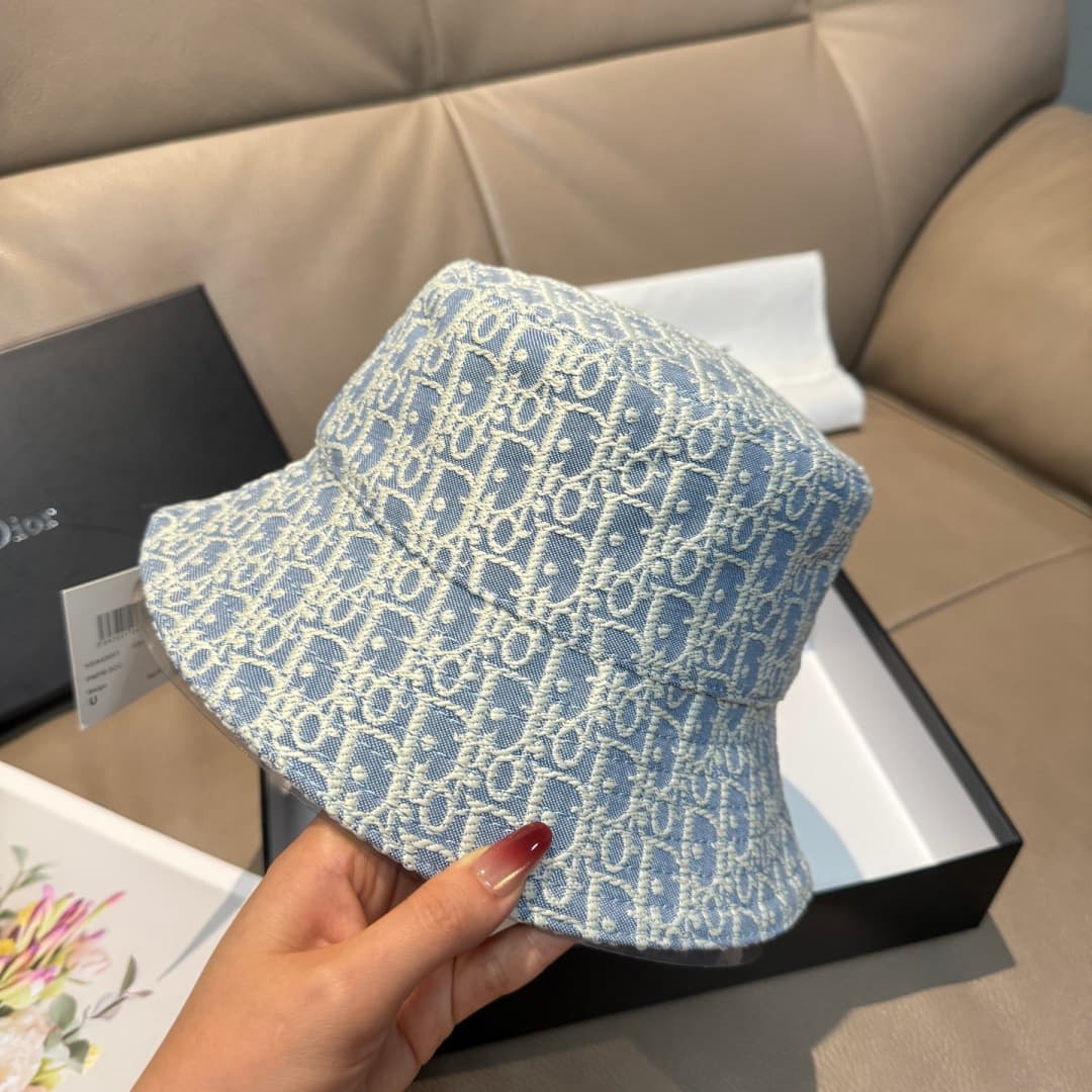 C29874 Packaged in a cloth bag. Dior new model fisherman hat, top-tier version. Customized according to the mold 1:1. Original denim print fabric + pure cotton lining, lightweight and breathable! The quality is excellent. Basic head circumference: 57. Ver — image 3