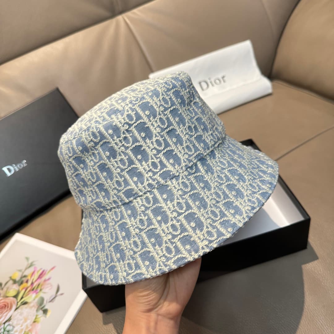 C29874 Packaged in a cloth bag. Dior new model fisherman hat, top-tier version. Customized according to the mold 1:1. Original denim print fabric + pure cotton lining, lightweight and breathable! The quality is excellent. Basic head circumference: 57. Ver — image 4