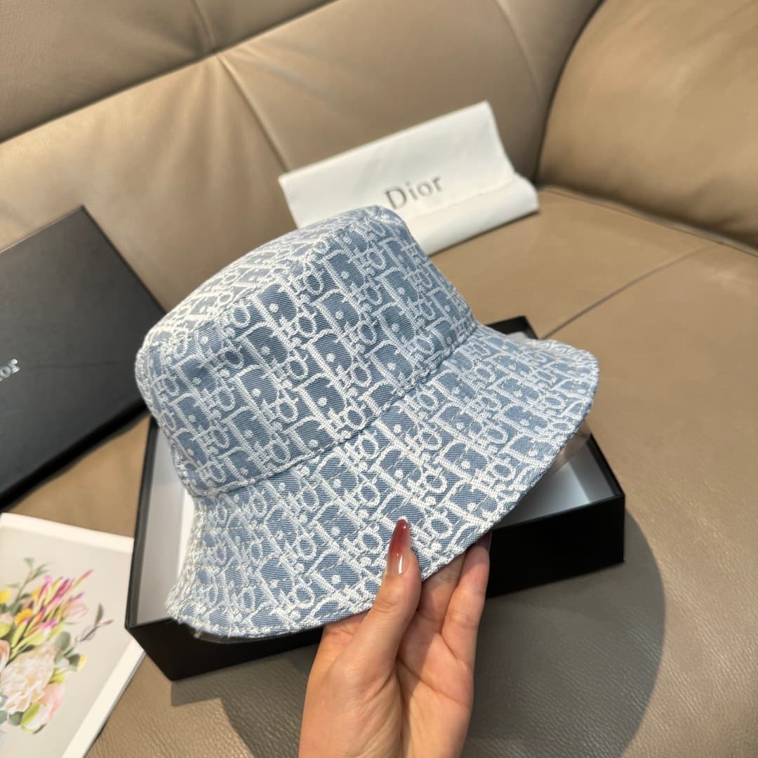 C29873 Packaged in a bag, Dior new model fisherman hat – top quality version. Customized according to the mold 1:1. Made from original denim weave fabric and pure cotton lining; lightweight and breathable! Excellent quality. Basic head circumference: 57.  — image 3