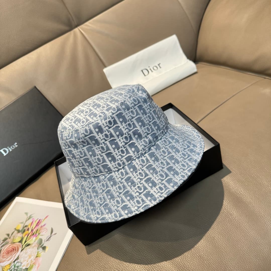 C29873 Packaged in a bag, Dior new model fisherman hat – top quality version. Customized according to the mold 1:1. Made from original denim weave fabric and pure cotton lining; lightweight and breathable! Excellent quality. Basic head circumference: 57.  — image 2