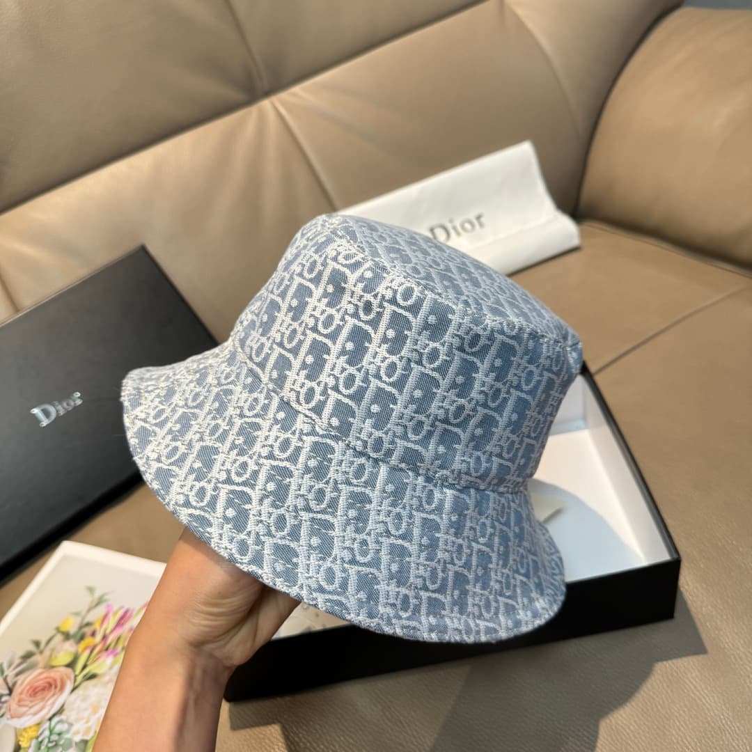 C29873 Packaged in a bag, Dior new model fisherman hat – top quality version. Customized according to the mold 1:1. Made from original denim weave fabric and pure cotton lining; lightweight and breathable! Excellent quality. Basic head circumference: 57.  — image 5