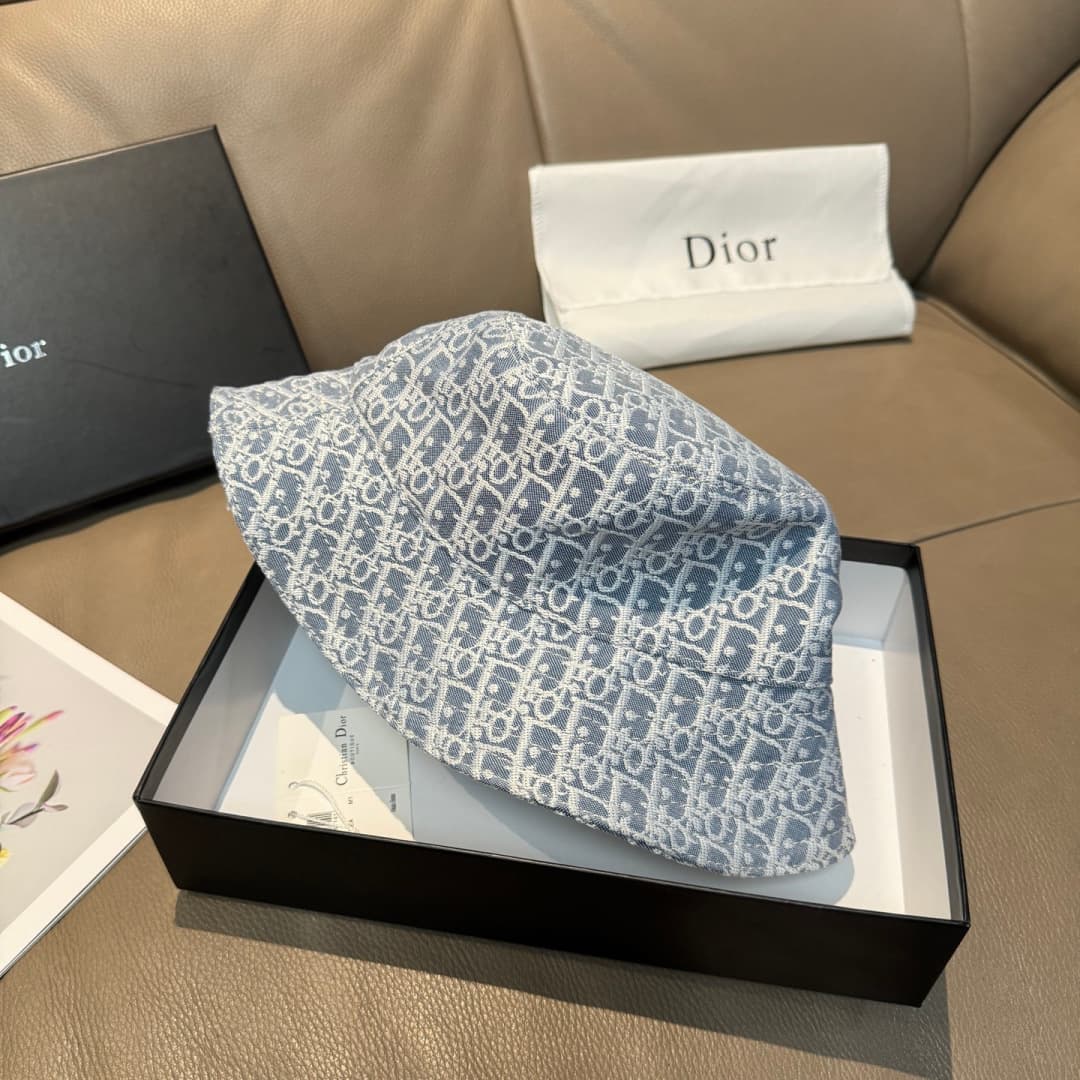 C29873 Packaged in a bag, Dior new model fisherman hat – top quality version. Customized according to the mold 1:1. Made from original denim weave fabric and pure cotton lining; lightweight and breathable! Excellent quality. Basic head circumference: 57.  — image 8