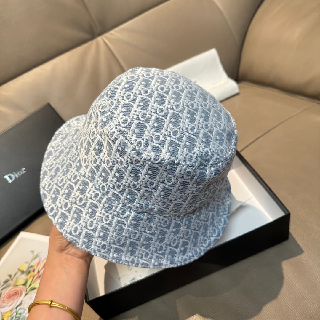 C29873 Packaged in a bag, Dior new model fisherman hat – top quality version. Customized according to the mold 1:1. Made from original denim weave fabric and pure cotton lining; lightweight and breathable! Excellent quality. Basic head circumference: 57.  — image 6