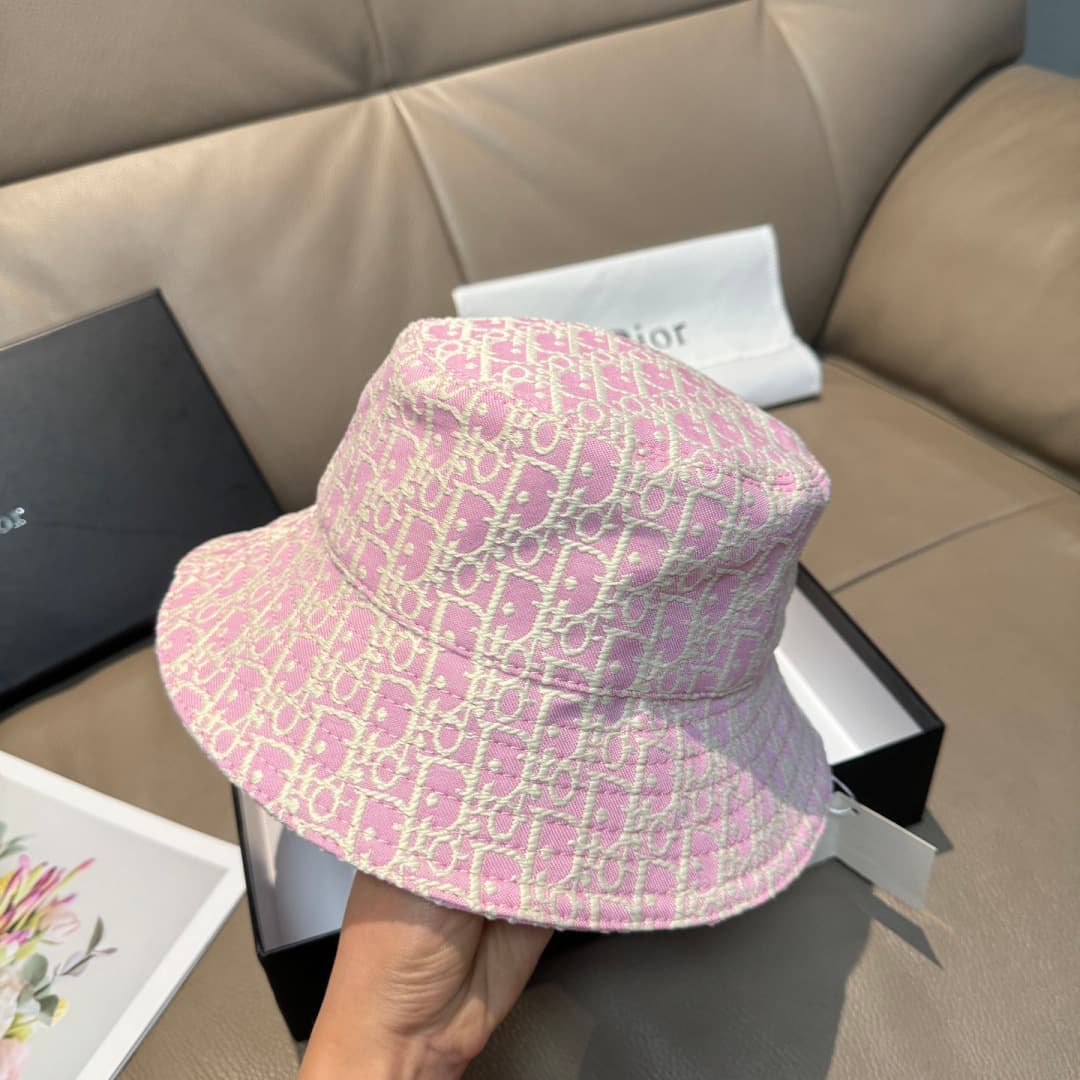 C29872 Packaged in a bag, Dior new model fisherman hat – the premium version. Customized according to the mold 1:1. Made from original denim print fabric and pure cotton lining; lightweight and breathable! The quality is excellent. With a basic head circu — image 5