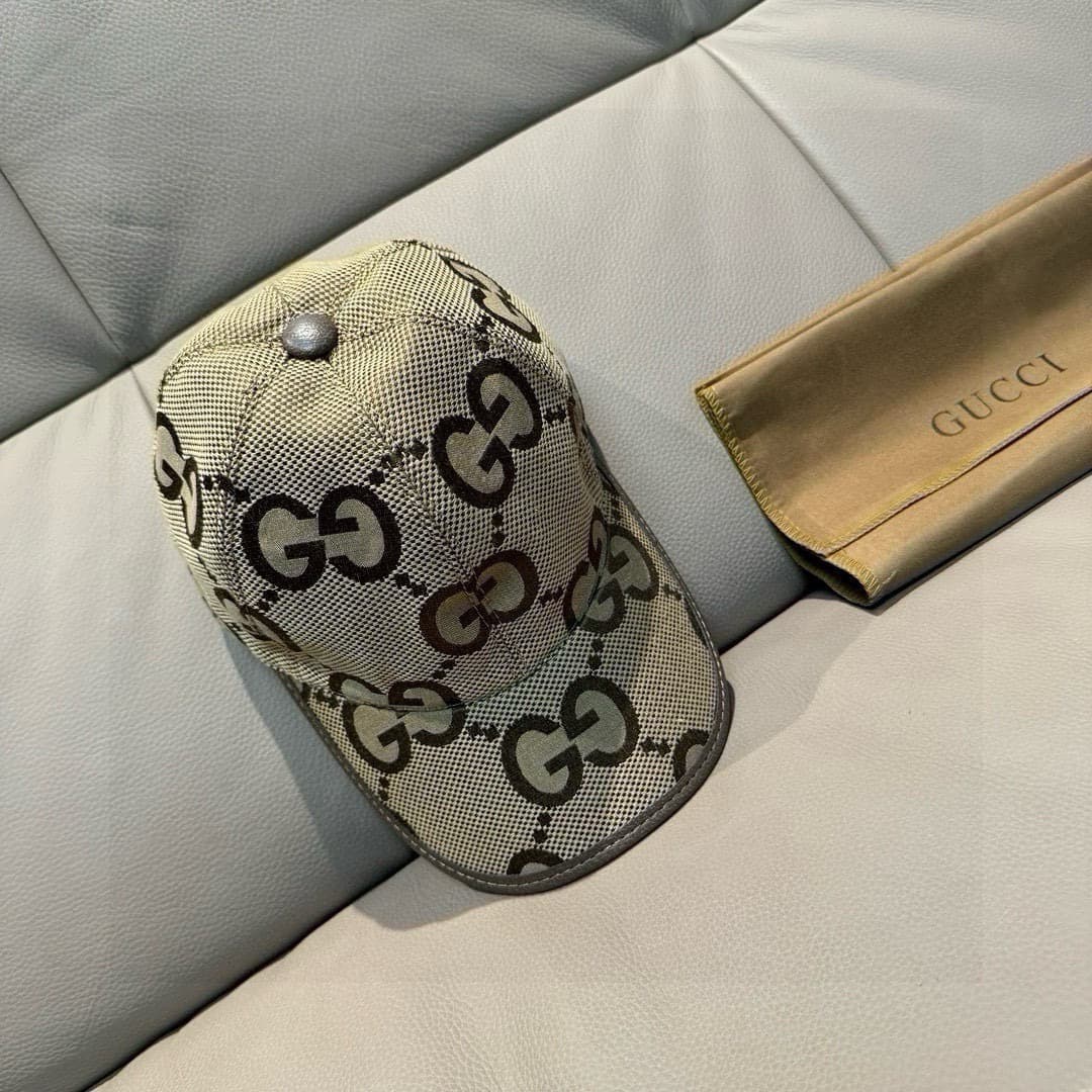C29862 Packaged in a bag, Gucci new model baseball cap. Large “G” logo, custom-made by 1:1. Made from original canvas material and top-grade cowhide, lightweight and breathable! Basic head circumference: 56; adjustable clip. — image 8