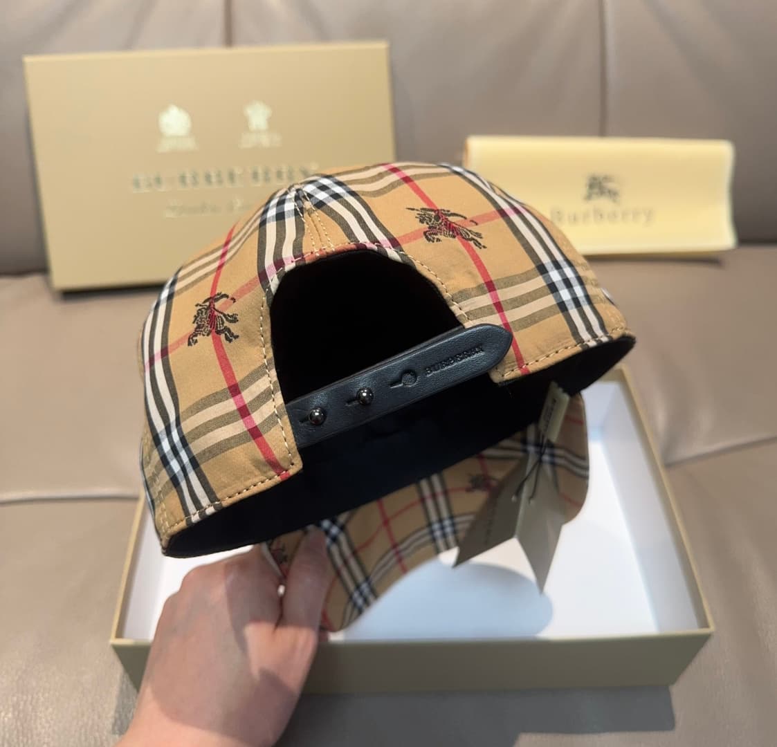 C29859 Packaged in a cloth bag, Barbour original baseball cap, checked pattern horse design. Customized by 1:1; made from pure cotton fabric and top-grade cowhide, lightweight and breathable! Photographed in real life; suitable for both men and women. — image 8
