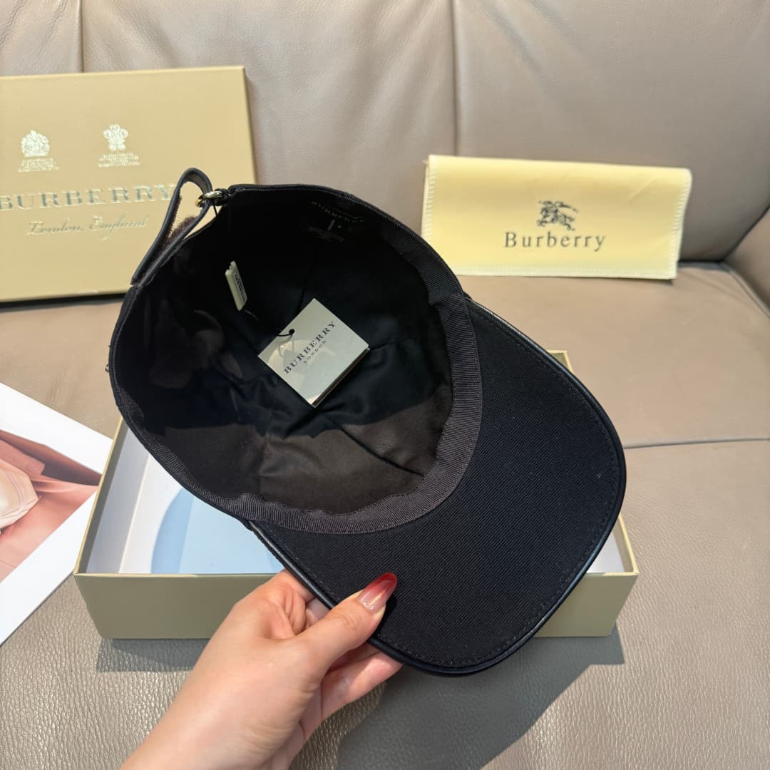 C29858 Bag with box, Burberry’s latest original baseball cap. Customized under the mold number 1:1, with bold printing! Made of premium canvas material and top-grade cowhide, with exquisite craftsmanship; original factory quality, exclusive physical photo — image 7