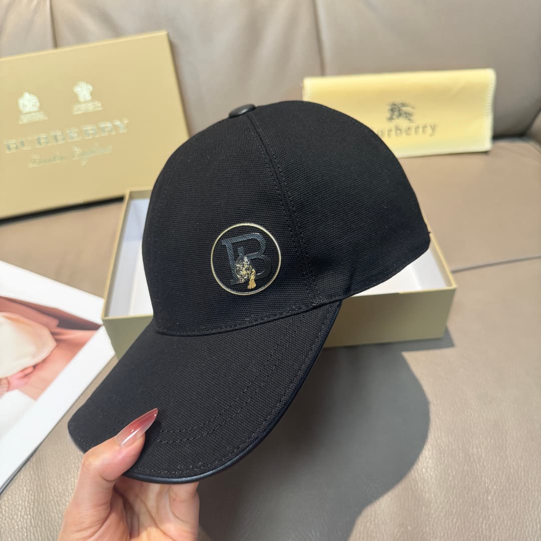 C29858 Bag with box, Burberry’s latest original baseball cap. Customized under the mold number 1:1, with bold printing! Made of premium canvas material and top-grade cowhide, with exquisite craftsmanship; original factory quality, exclusive physical photo — image 3