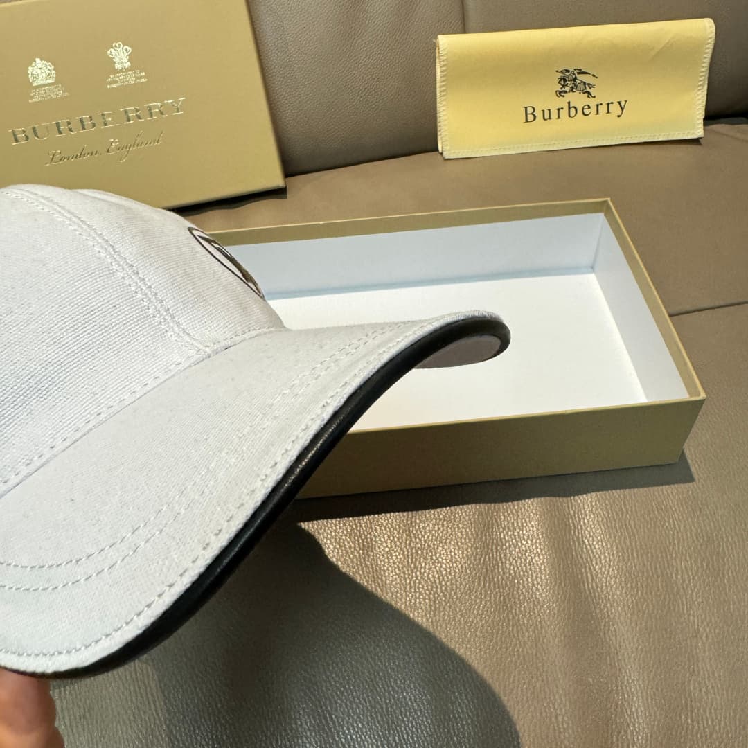 C29857 Bag with a box, Burberry’s latest original baseball cap. Customized by 1:1; printed with “Menghu” logo. Original canvas material + top-grade cowhide fabric; high-quality craftsmanship, original factory quality. Exclusive physical photography. Avail — image 6