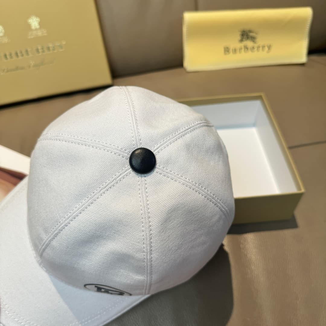 C29857 Bag with a box, Burberry’s latest original baseball cap. Customized by 1:1; printed with “Menghu” logo. Original canvas material + top-grade cowhide fabric; high-quality craftsmanship, original factory quality. Exclusive physical photography. Avail — image 5