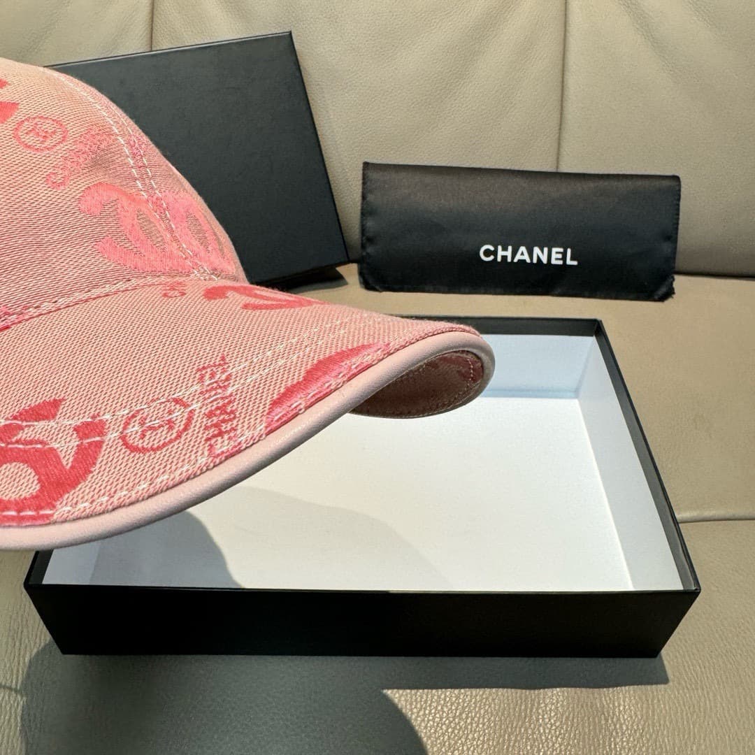 C29856 Packaged in a cloth bag, Chanel classic original baseball cap. Features the classic “double C” logo. Custom-made according to the model 1: 1. Made from premium sail fabric and top-grade cowhide material – lightweight and breathable! The quality is  — image 6