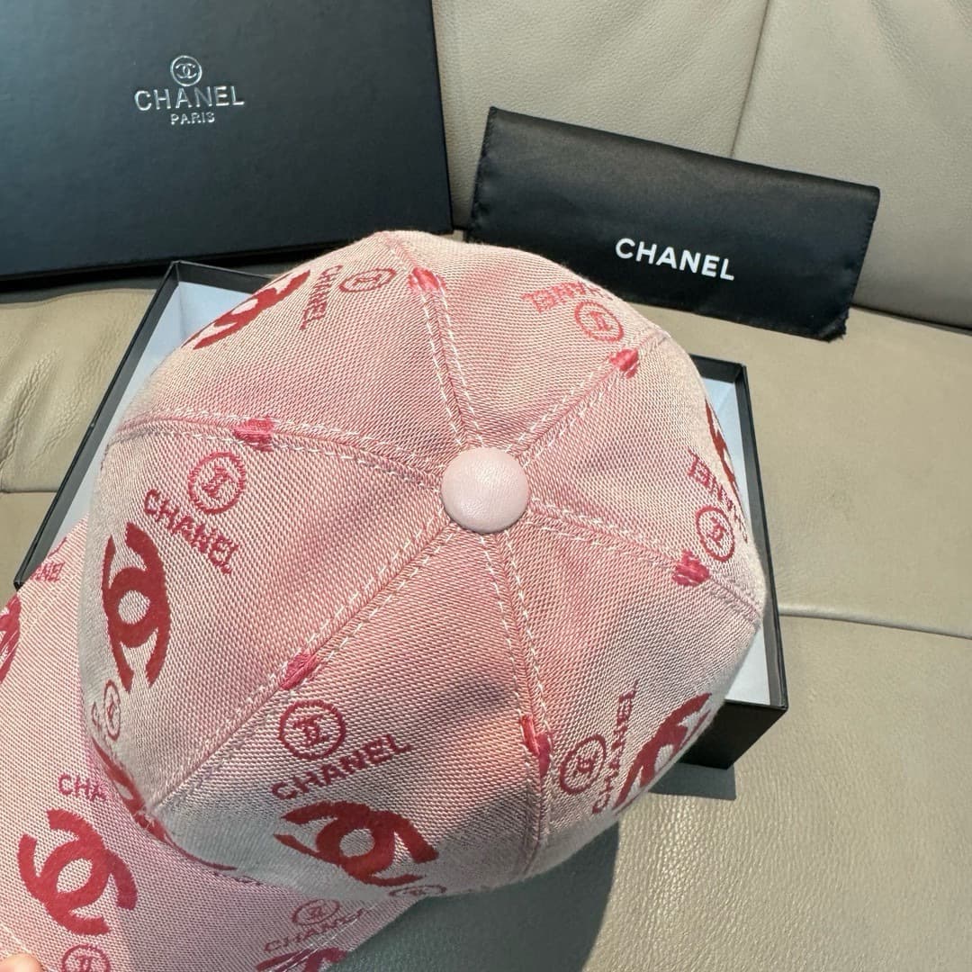 C29856 Packaged in a cloth bag, Chanel classic original baseball cap. Features the classic “double C” logo. Custom-made according to the model 1: 1. Made from premium sail fabric and top-grade cowhide material – lightweight and breathable! The quality is  — image 4