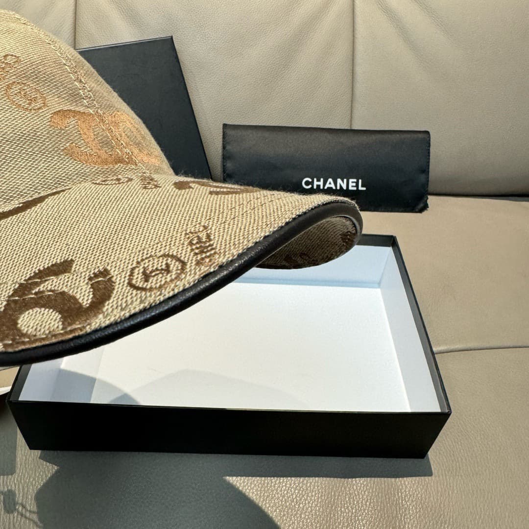 C29855 Packaged in a cloth bag, Chanel classic original baseball cap. Features the classic “double C” logo. Custom-made by 1:1; made from premium sail fabric and top-grade cowhide material, making it lightweight and breathable! The quality is excellent. T — image 6