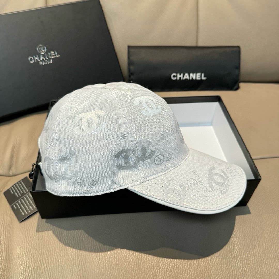 C29853 Packaged in a bag, Chanel classic original baseball cap. Features the classic “double C” logo. Custom-made according to the mold 1:1. Made from premium canvas material and top-grade cowhide leather – very lightweight and breathable! The quality is  — image 5