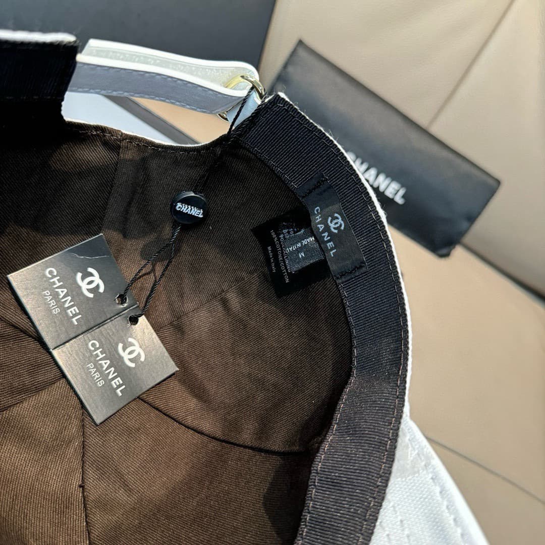 C29853 Packaged in a bag, Chanel classic original baseball cap. Features the classic “double C” logo. Custom-made according to the mold 1:1. Made from premium canvas material and top-grade cowhide leather – very lightweight and breathable! The quality is  — image 8