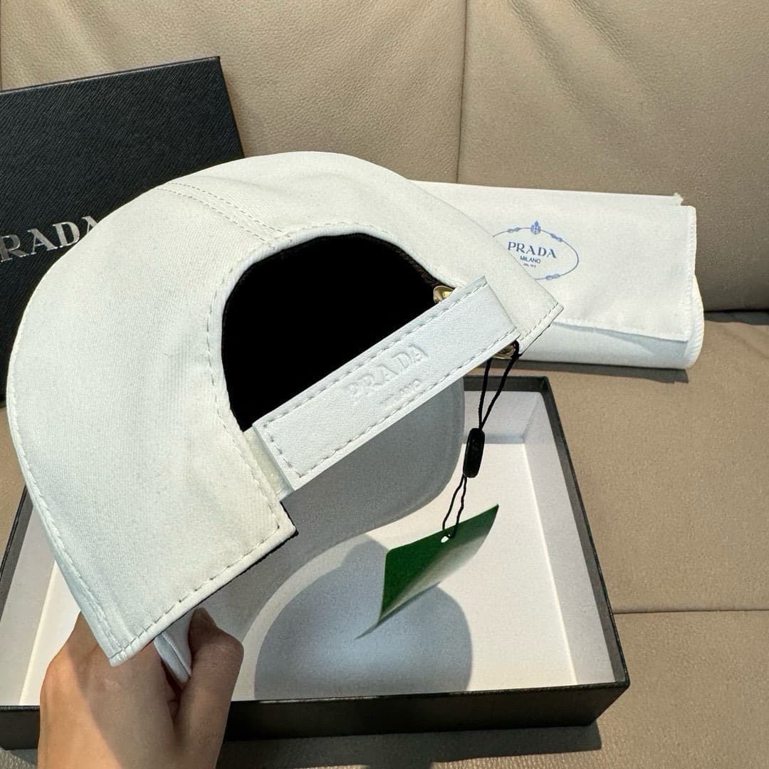 C29852 Bag-shaped hat, Prada new model baseball cap. Embroidered logo. Customized by 1:1. Original pure cotton fabric + first-grade cowhide material – lightweight and breathable! Excellent quality. Basic head circumference: 56; adjustable clip. — image 7