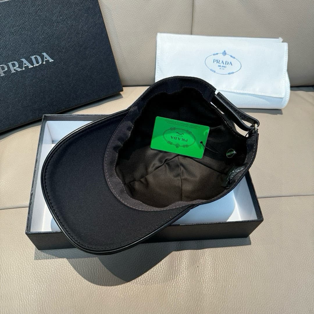 C29851 Baggy cloth bag, Prada new model baseball cap. Embroidered logo. Customized by 1:1. Original pure cotton fabric + top-grade cowhide material. Lightweight and breathable! Excellent quality. Basic head circumference: 56. Adjustable clip. — image 5