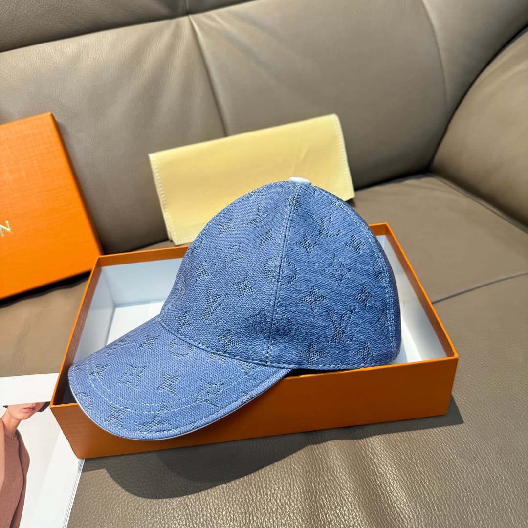 C29850 It comes with a packaging bag. It’s a classic LV baseball cap, featuring classic monogram patterns. It is custom-made according to the model 1:1. The cap is made of PU leather and top-grain cowhide for edge finishing. It is in extremely high demand — image 2