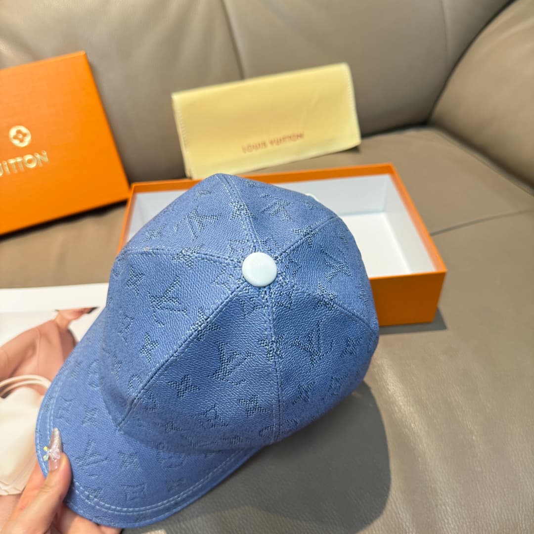 C29850 It comes with a packaging bag. It’s a classic LV baseball cap, featuring classic monogram patterns. It is custom-made according to the model 1:1. The cap is made of PU leather and top-grain cowhide for edge finishing. It is in extremely high demand — image 5
