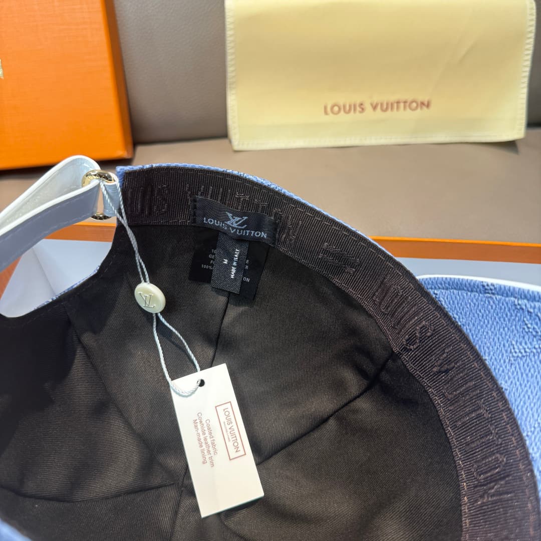 C29850 It comes with a packaging bag. It’s a classic LV baseball cap, featuring classic monogram patterns. It is custom-made according to the model 1:1. The cap is made of PU leather and top-grain cowhide for edge finishing. It is in extremely high demand — image 7