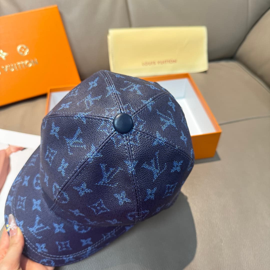 C29848 It comes with a packaging bag. It’s a classic LV baseball cap – featuring classic monogram patterns. It is custom-made according to the pattern 1:1. The cap is lined with PU leather and top-grain cowhide, and it’s in extremely high quality. The bas — image 5