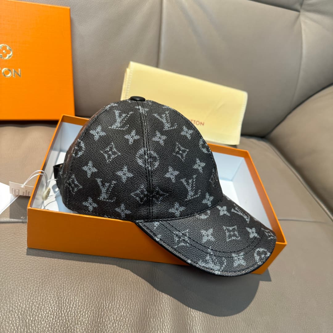 C29847 It comes with a packaging bag. It’s a classic LV baseball cap – featuring classic monogram patterns. It is custom-molded and produced on order; made of PU leather and top-grain cowhide for edge finishing. It’s in extremely high demand all year roun — image 2