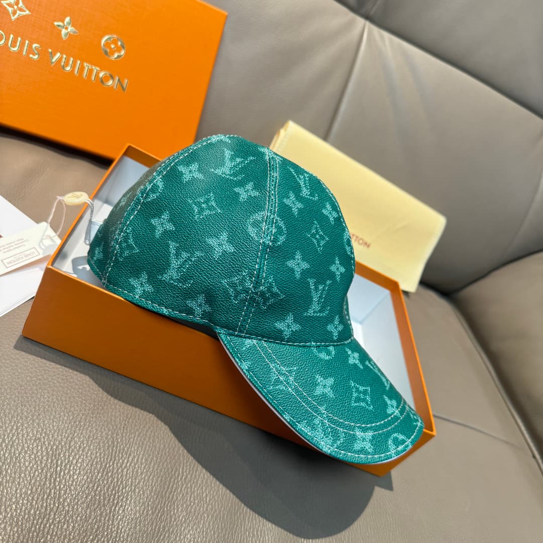 C29846 It comes with a packaging bag. It’s a classic LV baseball cap – featuring classic monogram patterns. It is custom-made according to the pattern 1:1. The cap is made of genuine PU leather and top-grain cowhide for edge finishing. It’s in extremely h — image 2