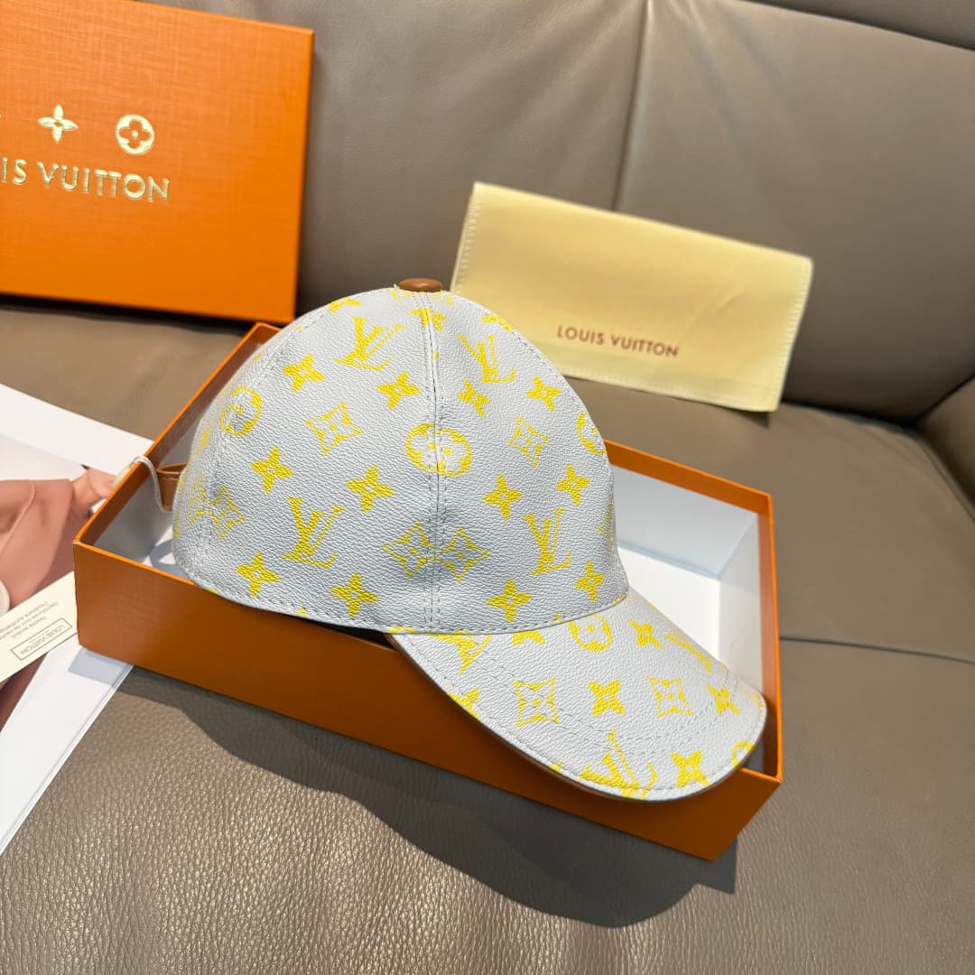 C29842 It comes with a packaging bag. It’s a classic LV baseball cap, featuring classic monogram patterns. It is custom-molded and customized according to the model 1:1. The edges are lined with genuine PU leather and top-grain cowhide. It is in extremely — image 3