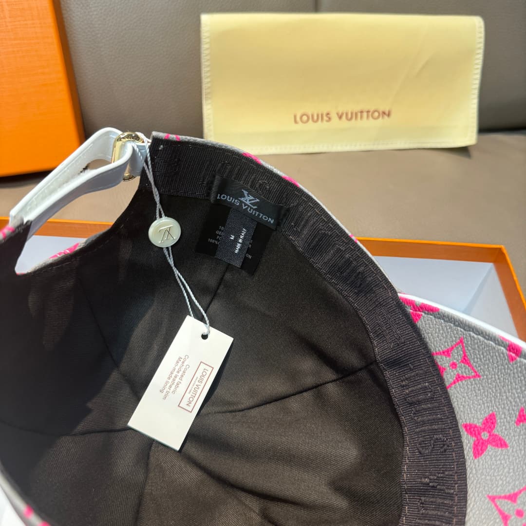 C29843 It comes with a packaging bag. It’s a classic LV baseball cap – featuring classic monogram patterns. It is custom-made according to the 1/ 1 design; the edges are lined with PU leather and first-grade cowhide. It is in extremely high demand through — image 7