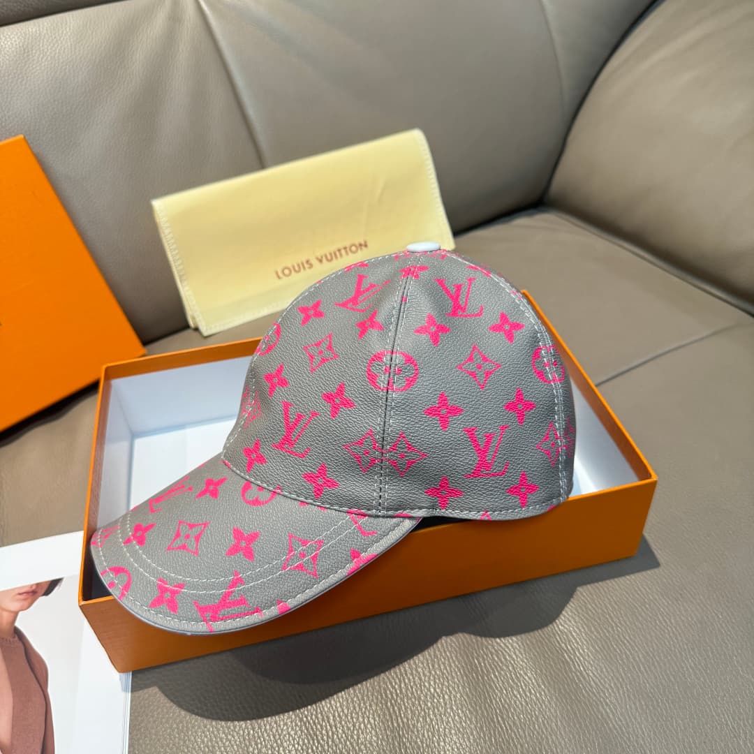 C29843 It comes with a packaging bag. It’s a classic LV baseball cap – featuring classic monogram patterns. It is custom-made according to the 1/ 1 design; the edges are lined with PU leather and first-grade cowhide. It is in extremely high demand through — image 2