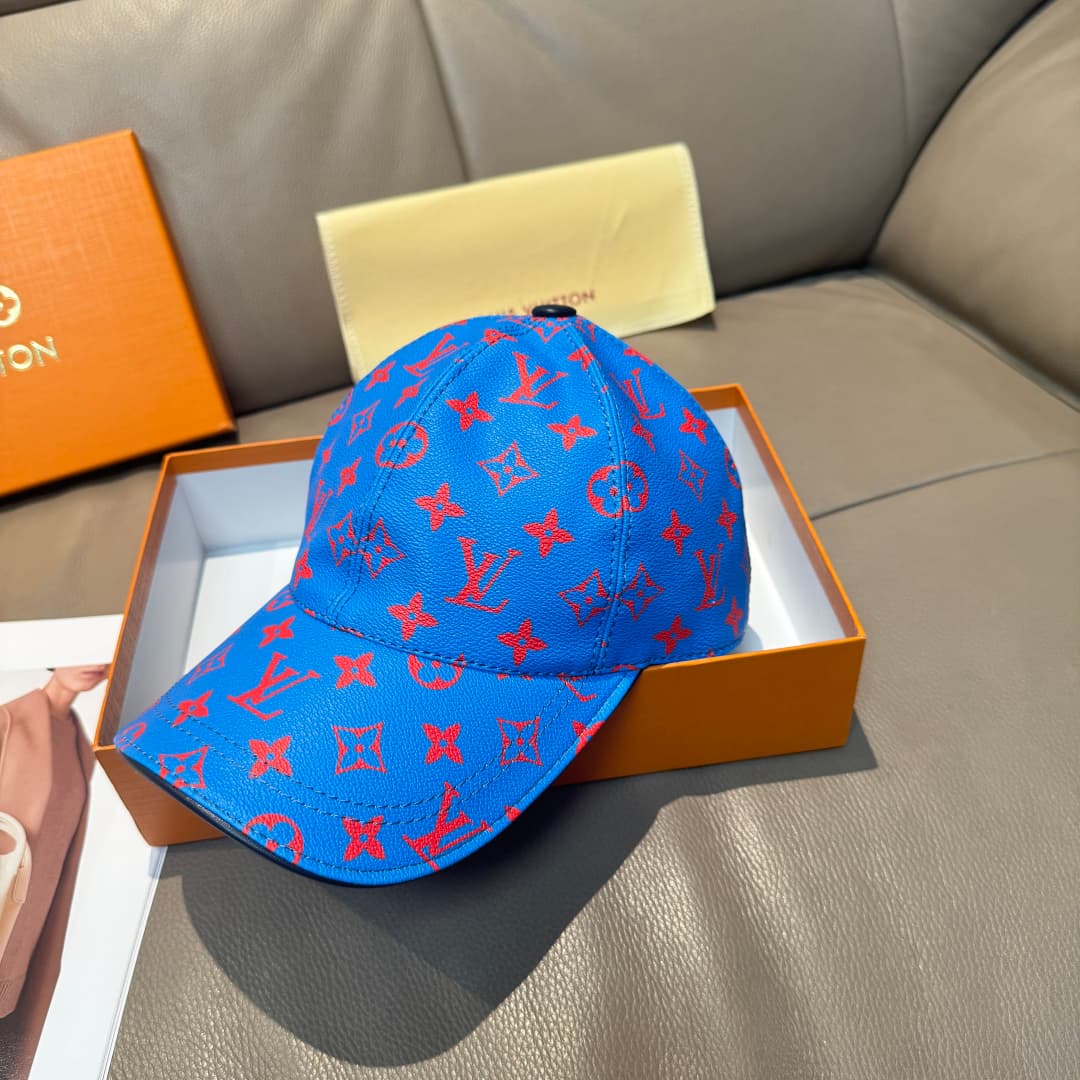 C29845 It comes with a packaging bag. It’s a classic LV baseball cap, featuring classic monogram patterns. It is custom-made according to the mold number 1:1. The cap is made of genuine PU leather and top-grain cowhide for edge trimming. It is in extremel — image 2