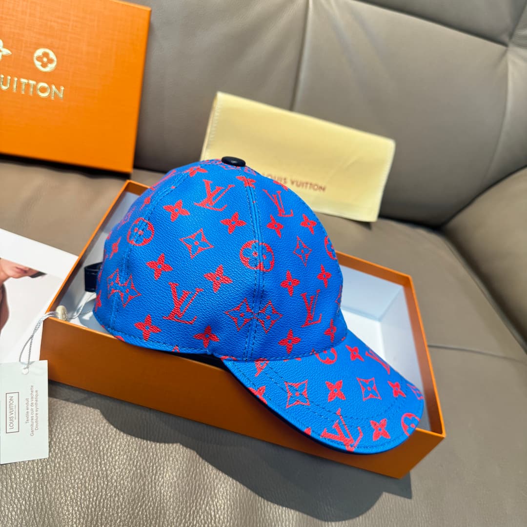 C29845 It comes with a packaging bag. It’s a classic LV baseball cap, featuring classic monogram patterns. It is custom-made according to the mold number 1:1. The cap is made of genuine PU leather and top-grain cowhide for edge trimming. It is in extremel — image 3