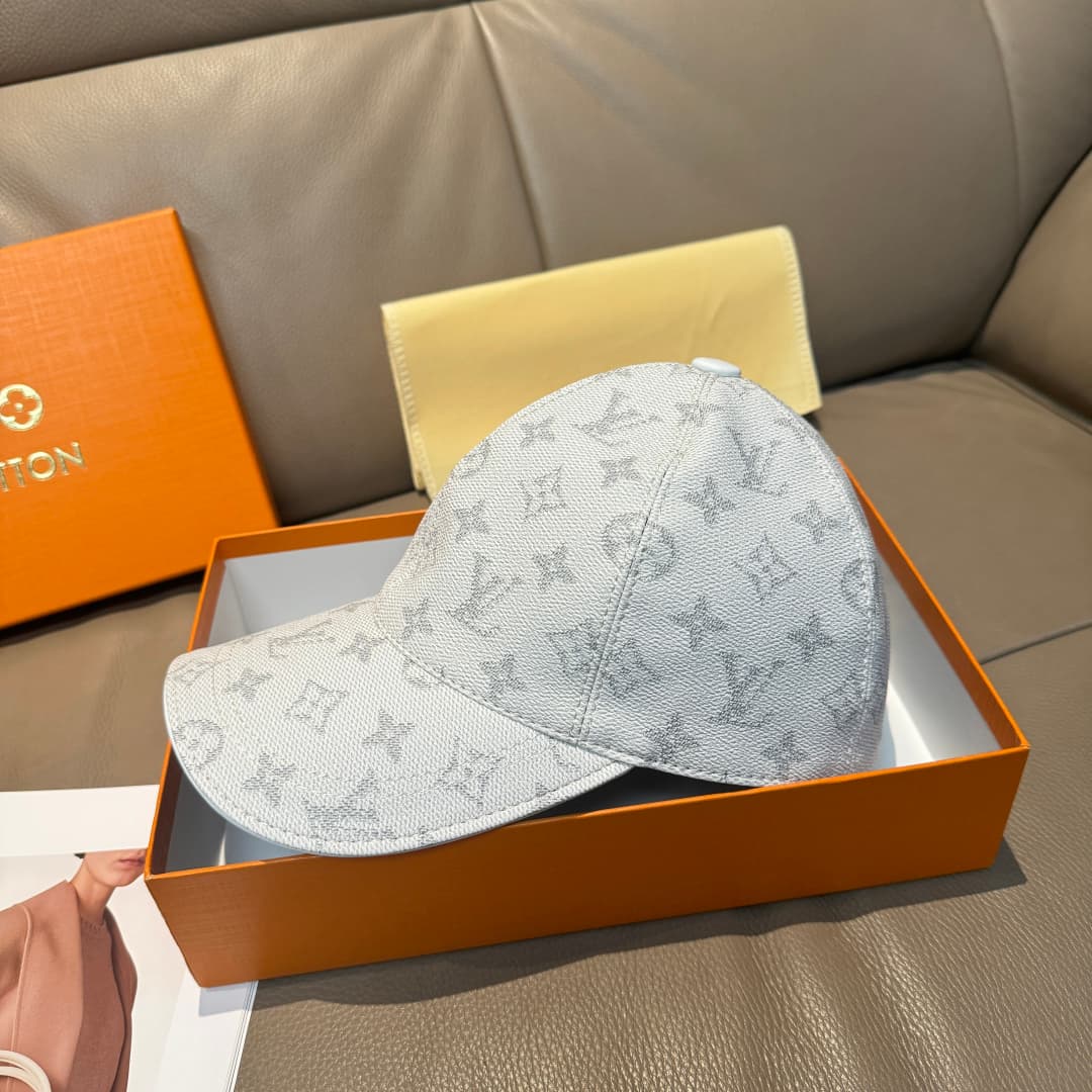 C29844 It comes with a packaging bag. It’s a classic LV baseball cap – featuring classic monogram patterns. It is custom-molded and designed by 1:1. The cap is lined with genuine PU leather and top-grain cowhide, and it’s in extremely high quality. The ba — image 2