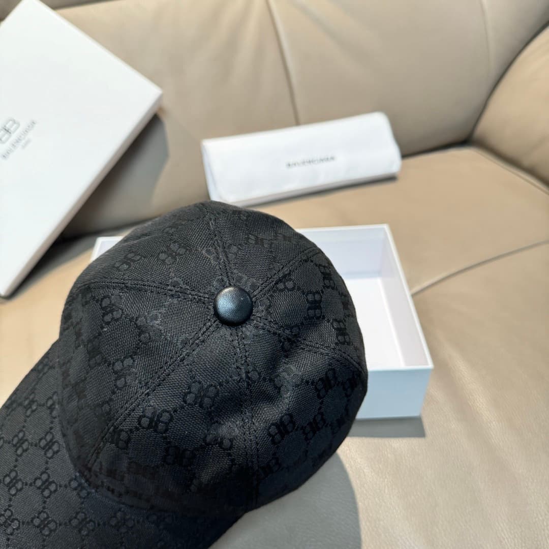 C29840 Bag-shaped hat, Balenciaga new model baseball cap. Custom-made by 1:1. Original canvas material + top-grade cowhide, with pure cotton lining. Lightweight and breathable, simple and elegant! Basic head circumference: 56. Adjustable clip, suitable fo — image 4