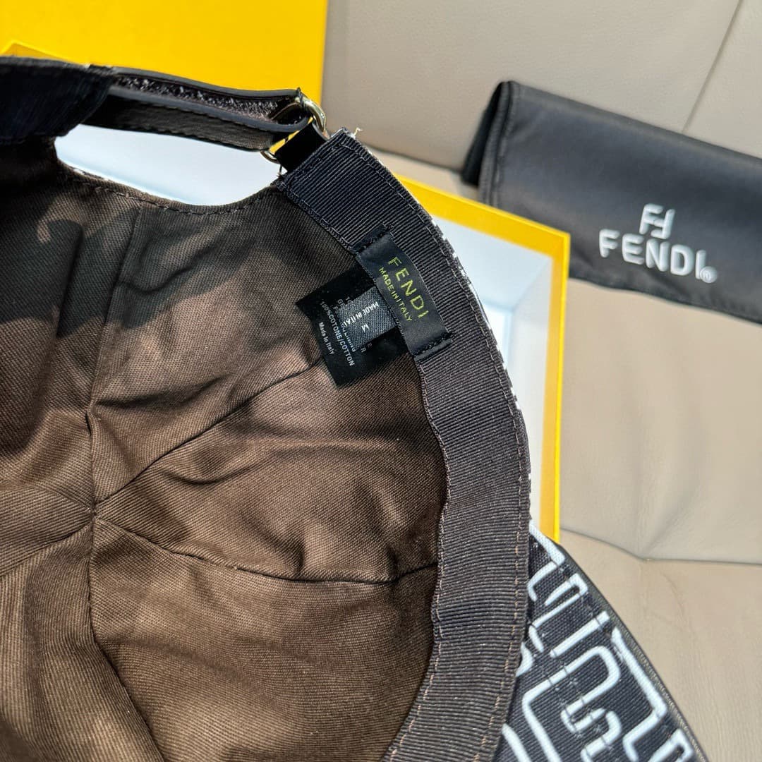 C29826 Baggy bag, Fendi new-style original baseball cap. Double F print pattern, a popular item sold at the boutique all year round with excellent reputation. 1:1 – custom-made according to the mold. Original print pattern fabric + top-grade cowhide mater — image 7