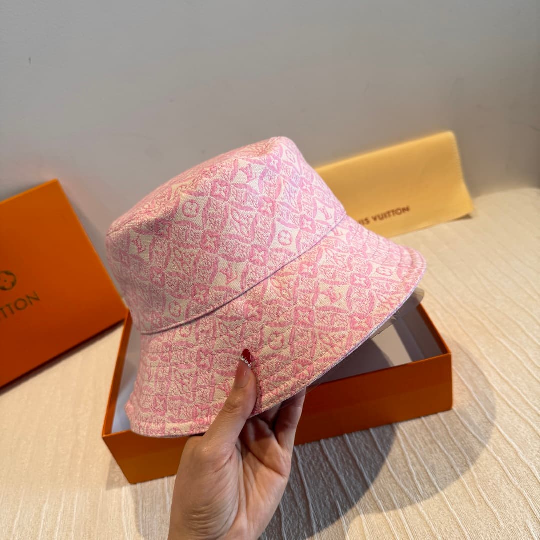 C29818 Packaged in a cloth bag. Lv classic model fisherman hat – top-tier version. Customized according to the mold 1:1. Made from original denim print fabric and pure cotton lining; lightweight and breathable! Excellent quality. Standard head circumferen — image 2
