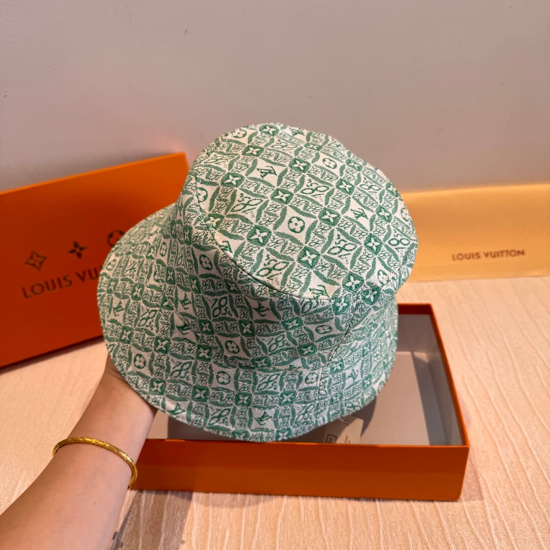 C29816 Packaged in a cloth bag. Lv classic model fisherman hat – top quality version. Customized by 1:1. Made from original denim print fabric and pure cotton lining, making it lightweight and breathable! The quality is excellent. With a basic head circum — image 5