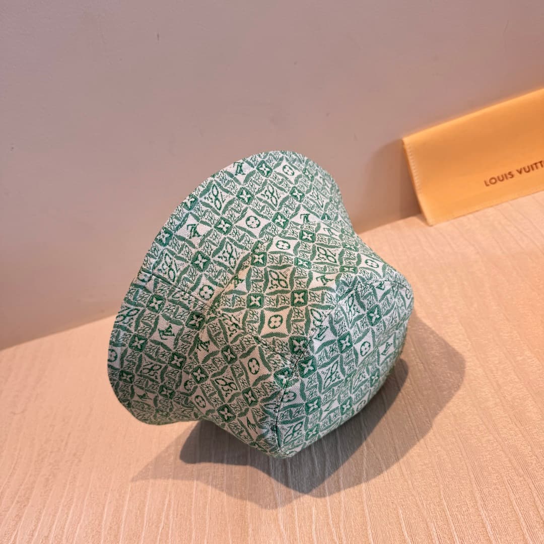 C29816 Packaged in a cloth bag. Lv classic model fisherman hat – top quality version. Customized by 1:1. Made from original denim print fabric and pure cotton lining, making it lightweight and breathable! The quality is excellent. With a basic head circum — image 8