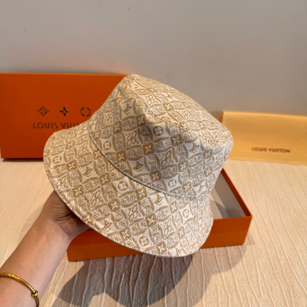 C29815 Packaged in a cloth bag. Lv classic model fisherman hat – top-tier version. Customized by 1:1. Made from original denim print fabric with pure cotton lining; lightweight and breathable! Excellent quality. Basic head circumference: 57. Perfect for a — image 4