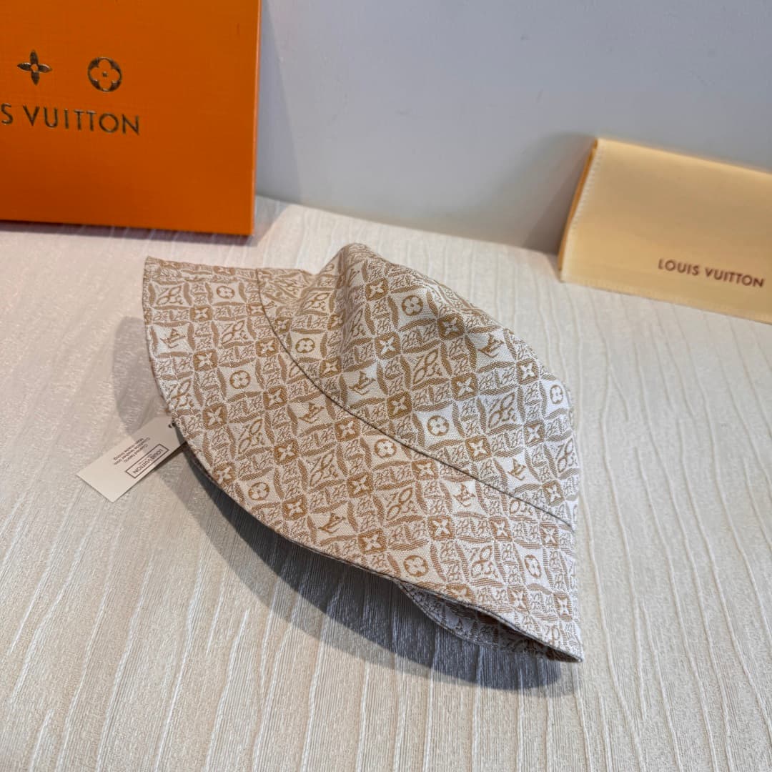 C29815 Packaged in a cloth bag. Lv classic model fisherman hat – top-tier version. Customized by 1:1. Made from original denim print fabric with pure cotton lining; lightweight and breathable! Excellent quality. Basic head circumference: 57. Perfect for a — image 8