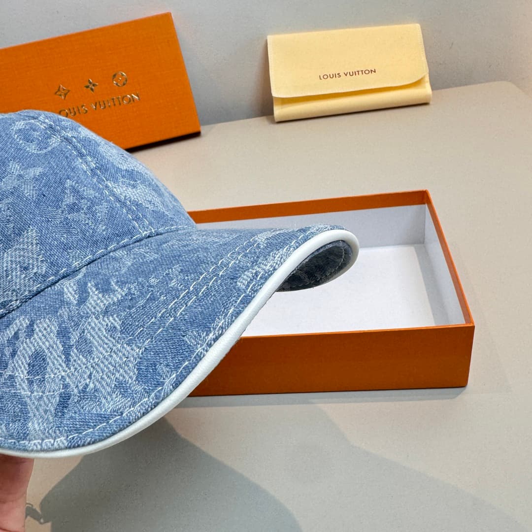 C29813 Bag-shaped cloth bag, new LV Louis Vuitton baseball cap with original design. LV denim weave texture. Custom-made by 1:1. Original canvas material + top-grade cowhide, lightweight and breathable! Excellent quality. Basic head circumference: 56. Hea — image 6