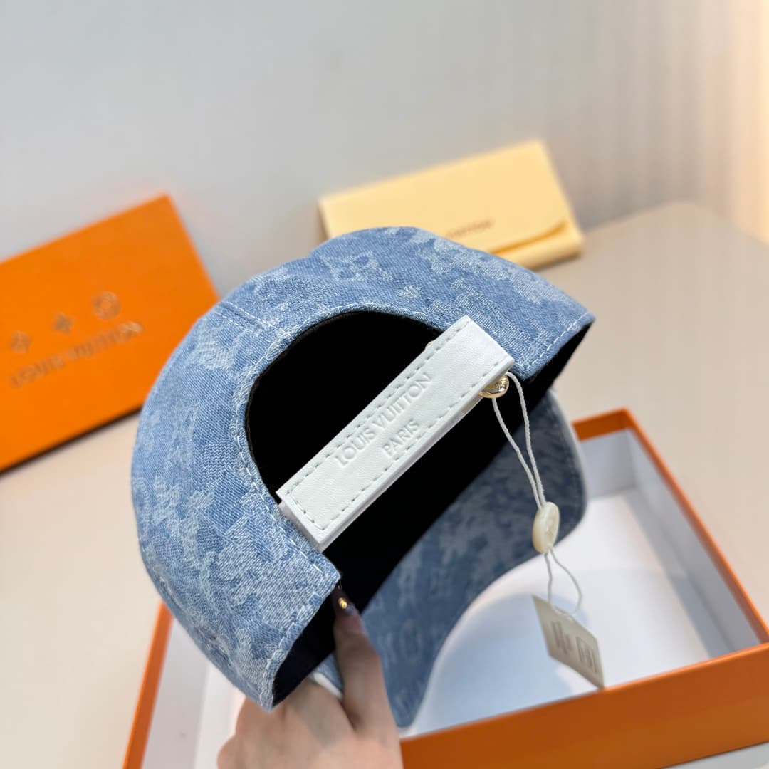 C29813 Bag-shaped cloth bag, new LV Louis Vuitton baseball cap with original design. LV denim weave texture. Custom-made by 1:1. Original canvas material + top-grade cowhide, lightweight and breathable! Excellent quality. Basic head circumference: 56. Hea — image 8