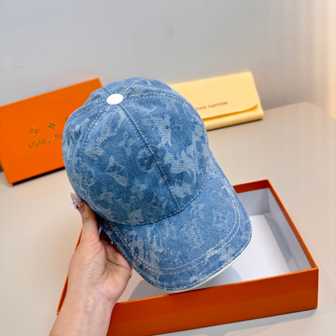C29813 Bag-shaped cloth bag, new LV Louis Vuitton baseball cap with original design. LV denim weave texture. Custom-made by 1:1. Original canvas material + top-grade cowhide, lightweight and breathable! Excellent quality. Basic head circumference: 56. Hea — image 4