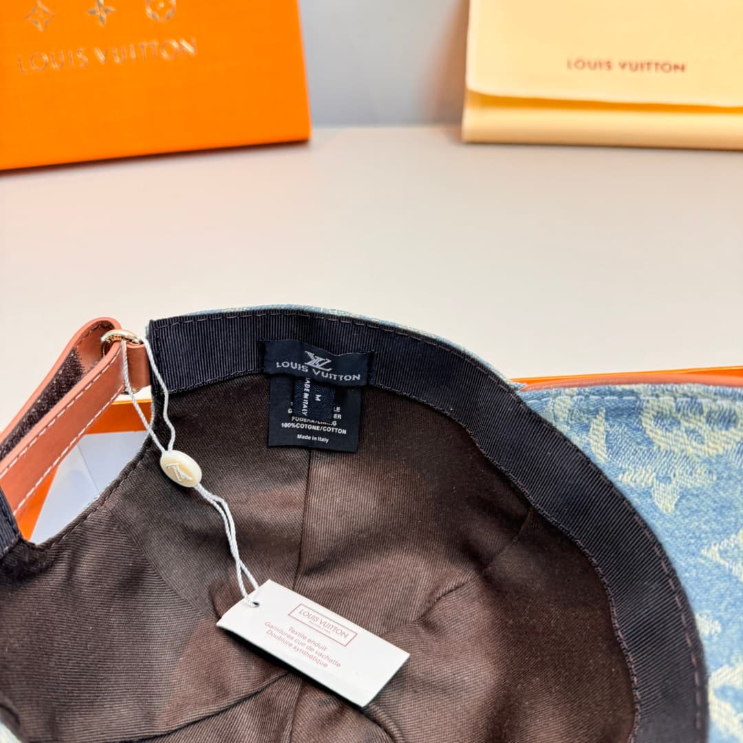 C29812 Bag with a box, new LV Louis Vuitton baseball cap, LV denim weave fabric. Custom-made by 1:1. Original canvas material + top-grade cowhide, lightweight and breathable! The quality is excellent. Basic head circumference: 56, adjustable clip. — image 7